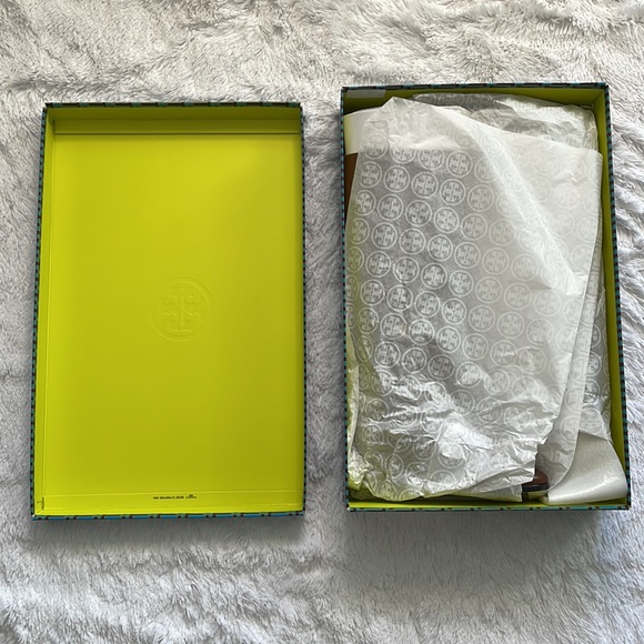 Tory Burch - Women's - Brown Leather Riding Boot - Size 7 - Picture 15 of 16